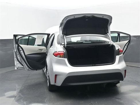 Used 2026 Toyota Corolla LE image 33