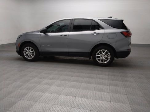 Used 2023 Chevrolet Equinox LS AWD/4WD image 3