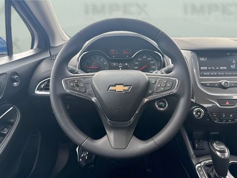Used 2017 Chevrolet Cruze LT w/ Convenience Package FWD image 15