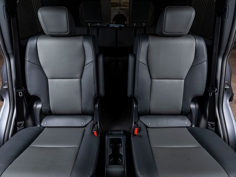 Used 2025 Lexus GX 550 w/ Cold Area Package image 35