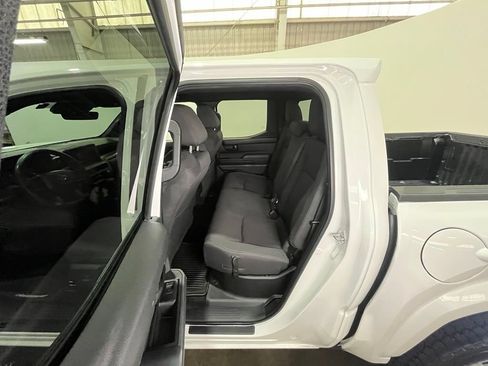 Used 2024 Toyota Tacoma SR5 AWD/4WD image 16