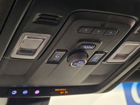 Used 2022 Chevrolet Suburban RST w/ Sport Performance Package image 22