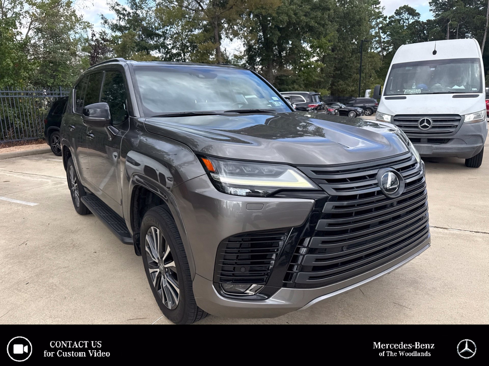 Used 2023 Lexus LX 600 4WD w/ Appearance Package image 1