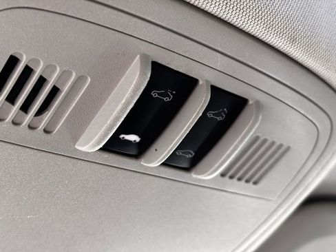 Used 2012 Buick Regal Premium image 16