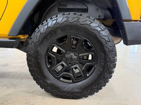 Used 2015 Jeep Wrangler Sport AWD/4WD image 12