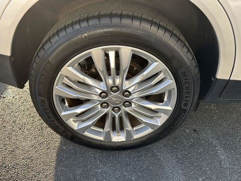 Used 2017 Cadillac XT5 Premium Luxury image 34