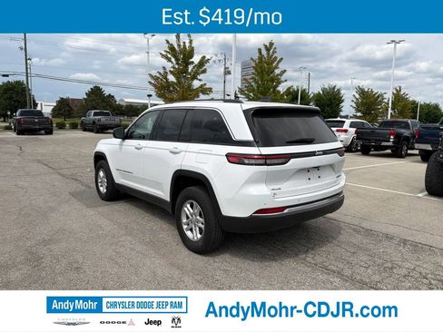 Used 2023 Jeep Grand Cherokee Laredo AWD/4WD image 5