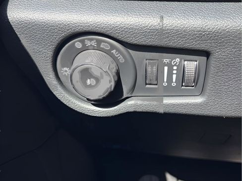 New 2026 Chrysler Pacifica Select image 16