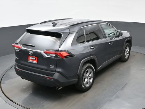 Used 2025 Toyota RAV4 XLE AWD/4WD image 40