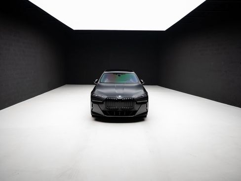 Used 2023 BMW i7 xDrive60 AWD/4WD image 84
