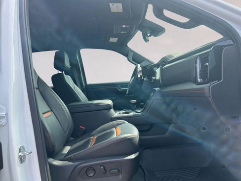 Used 2025 GMC Sierra 1500 AT4 w/ Technology Package image 15