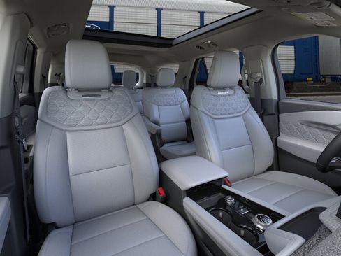 New 2026 Ford Explorer Platinum AWD/4WD image 9