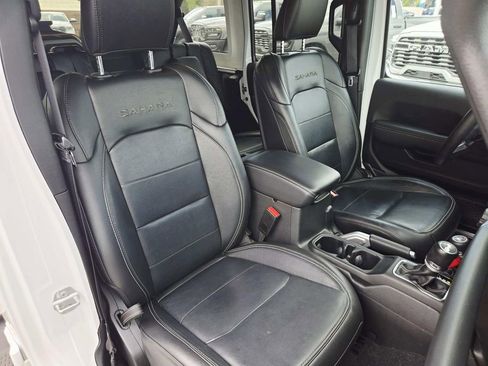 Used 2023 Jeep Wrangler Unlimited Sahara w/ Cold Weather Group image 20