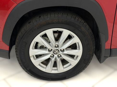 Used 2024 Toyota Corolla Cross LE w/ Moonroof Package image 10