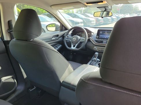 Used 2024 Nissan Altima 2.5 SV image 13