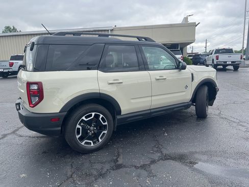 Used 2024 Ford Bronco Sport Outer Banks w/ Tech Package AWD/4WD image 3