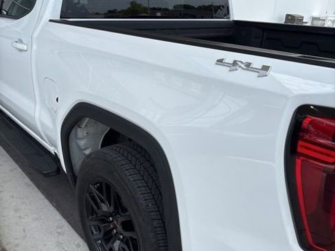 Used 2022 GMC Sierra 1500 Elevation w/ LPO, Elevation Black Package AWD/4WD image 9