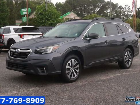 Used 2022 Subaru Outback Premium AWD/4WD image 3