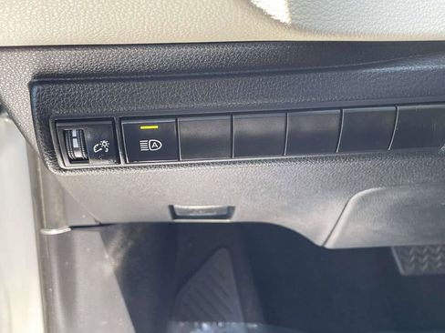 Used 2025 Toyota Corolla LE w/ LE Premium Package FWD image 26