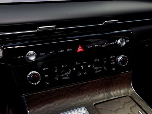 Used 2025 Genesis G80 2.5T Advanced image 20