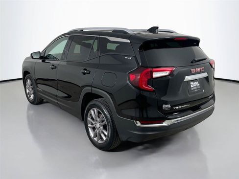 Used 2024 GMC Terrain SLT AWD/4WD image 10