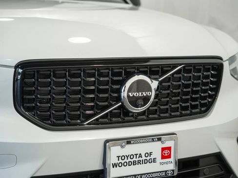 Used 2023 Volvo XC40 B5 Plus w/ Driver Assist Package AWD/4WD image 11