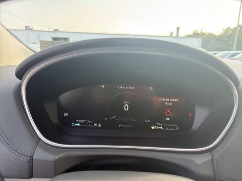Used 2019 Lincoln Nautilus Reserve AWD/4WD image 17