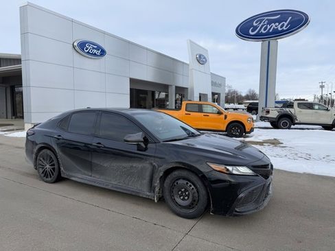 Used 2022 Toyota Camry XSE image 1