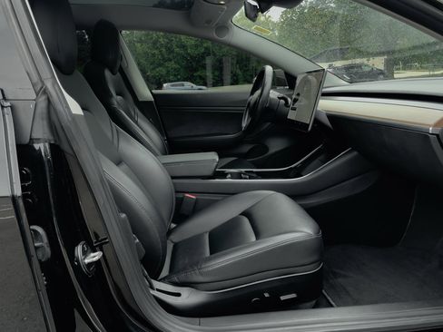Used 2018 Tesla Model 3 Performance image 22