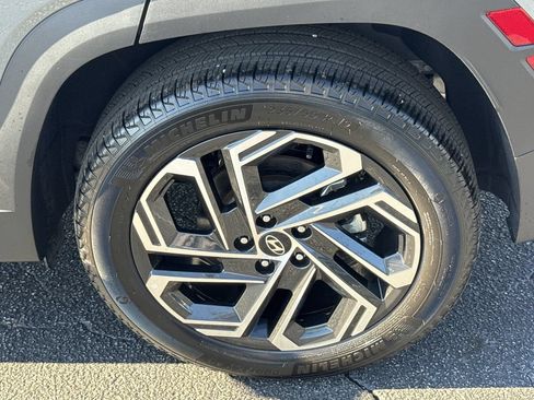 Used 2025 Hyundai Tucson Limited AWD/4WD image 19