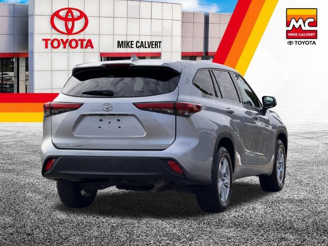 Used 2021 Toyota Highlander LE FWD image 9