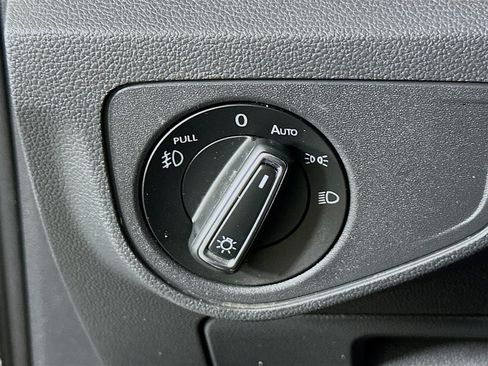 Used 2018 Volkswagen Atlas SE FWD image 16