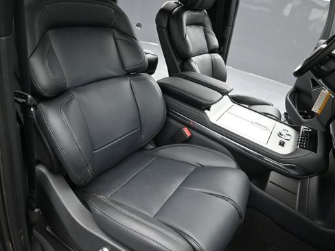 New 2026 Lincoln Navigator L Reserve w/ Jet Appearance Package image 30