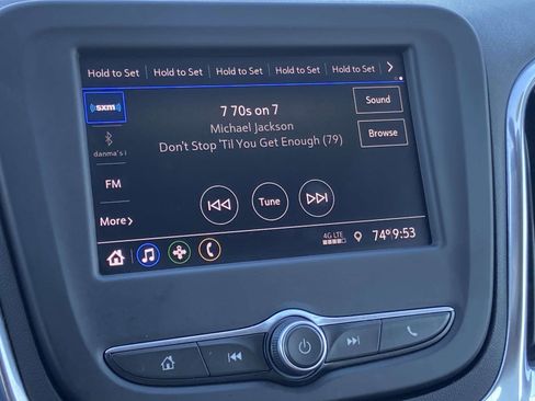 Used 2020 Chevrolet Equinox LT w/ Driver Convenience Package image 16