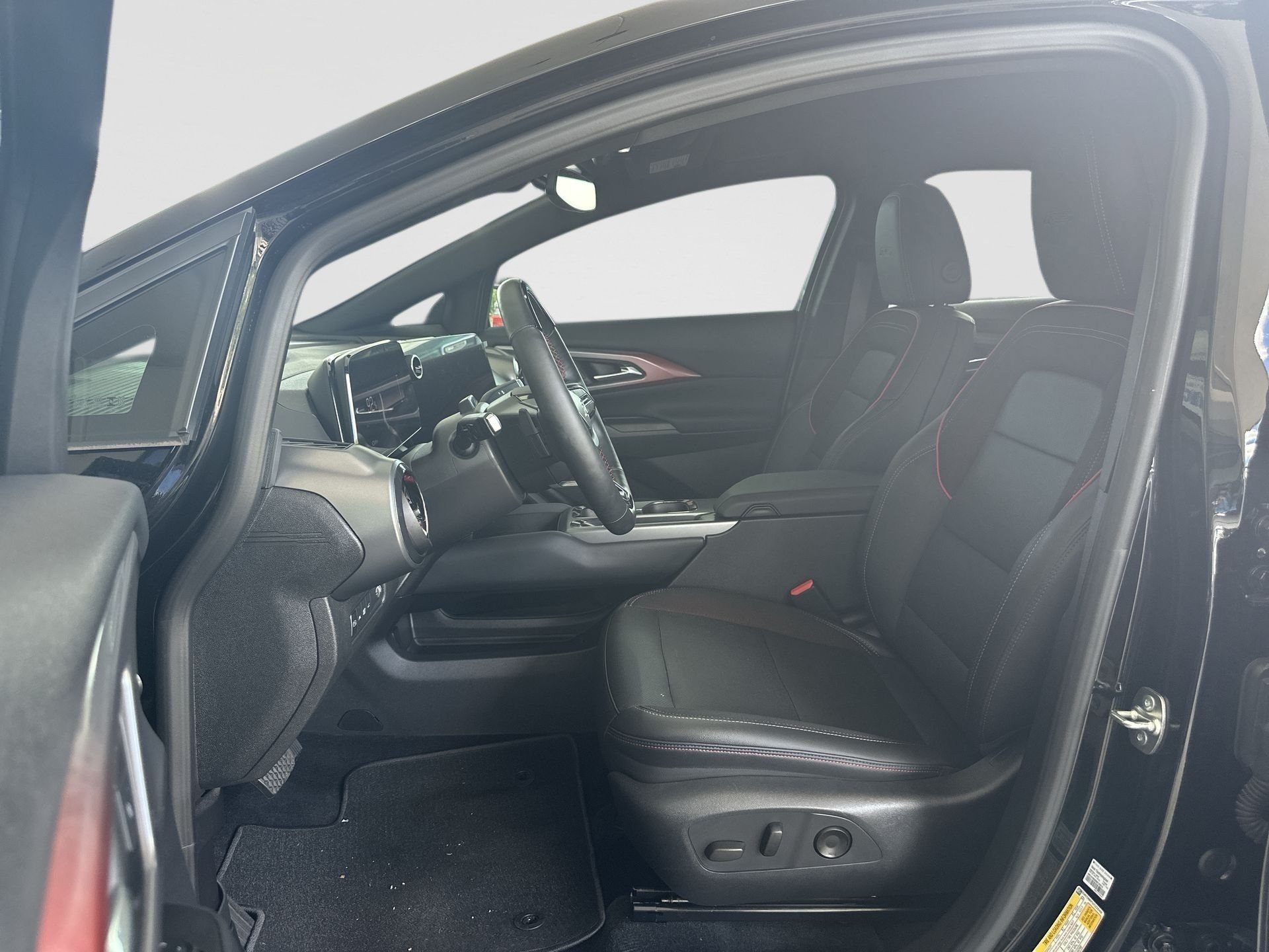 Certified 2024 Chevrolet Equinox EV RS FWD image 19