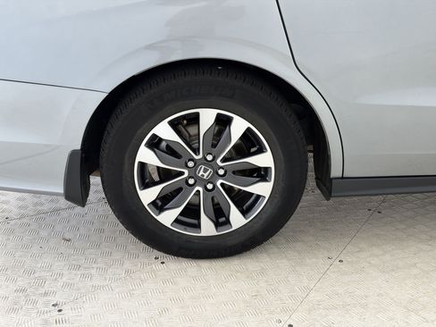 Used 2023 Honda Odyssey EX-L image 12