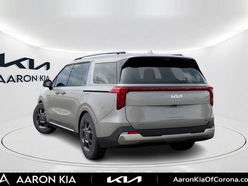 New 2026 Kia Carnival SX FWD image 4