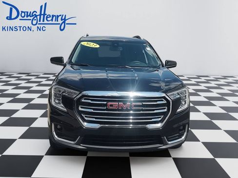 Used 2023 GMC Terrain SLT w/ Infotainment Package II AWD/4WD image 8