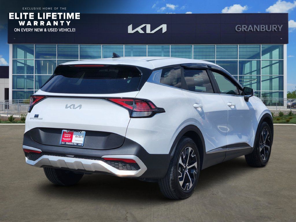 Used 2024 Kia Sportage EX FWD image 5
