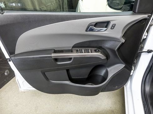 Used 2018 Chevrolet Sonic Premier image 21