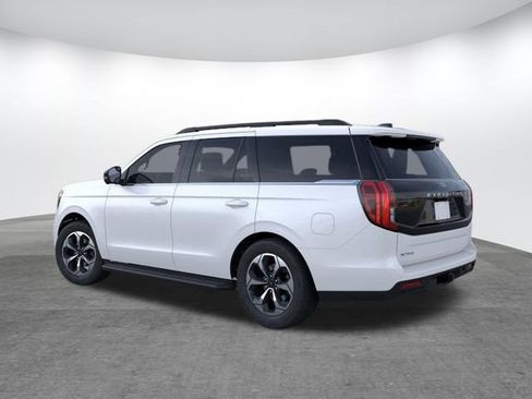 New 2026 Ford Expedition Active image 4