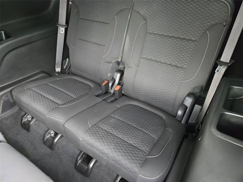 Used 2019 GMC Acadia SLE FWD image 28