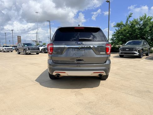 Used 2016 Ford Explorer XLT w/ Equipment Group 202A FWD image 7