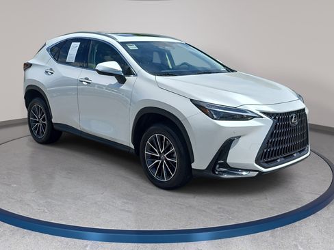 Used 2024 Lexus NX 250 FWD image 3