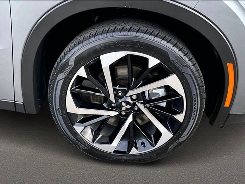 Used 2023 Mitsubishi Outlander SE image 40