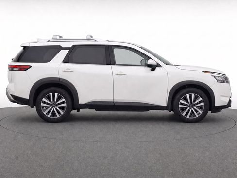 Used 2023 Nissan Pathfinder SL AWD/4WD image 6