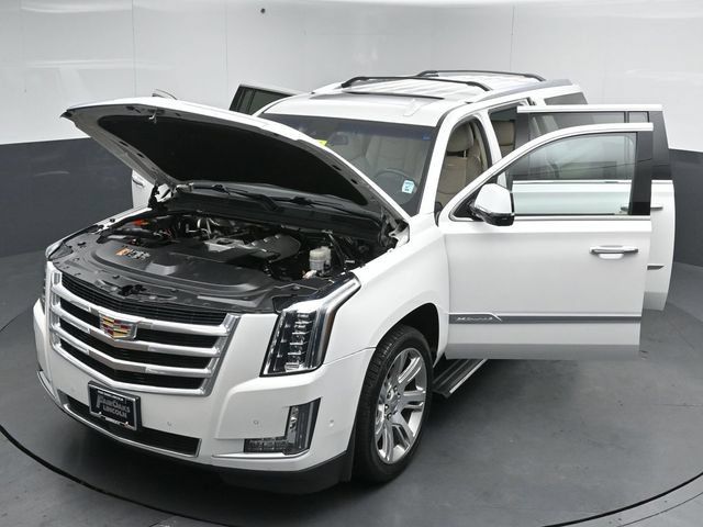 Used 2018 Cadillac Escalade ESV Premium Luxury AWD/4WD image 56
