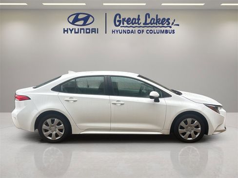 Used 2021 Toyota Corolla LE image 6