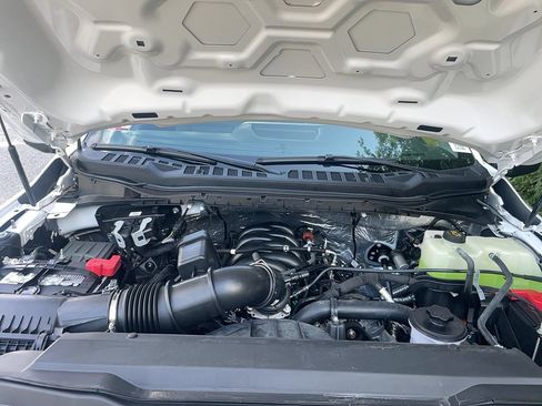 Used 2024 Ford F550 4x4 Regular Cab Super Duty image 23