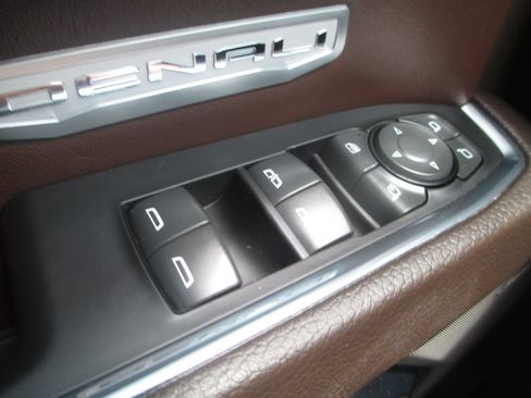 Used 2022 GMC Sierra 1500 Denali AWD/4WD image 29